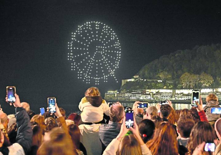 Un espectáculo con 500 drones y fuegos artificiales dará la bienvenida a la Navidad
