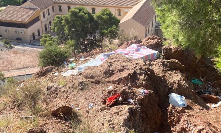PSOE Lorca denuncia el estado de abandono y deterioro de la ‘Ruta de las ermitas’ junto al barrio de San Pedro