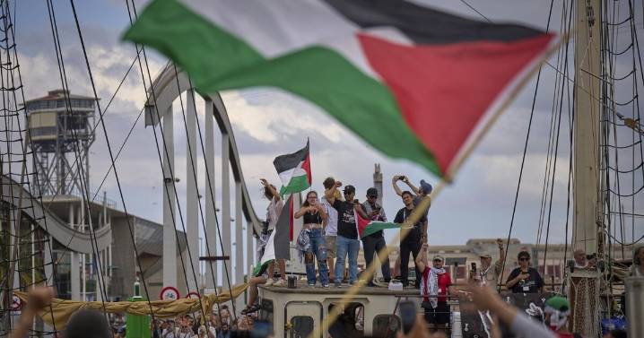 Flotilla leaves Barcelona in biggest attempt yet to break Israeli blockade of Gaza