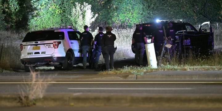 Woman hurt in overnight shooting in Wood Village