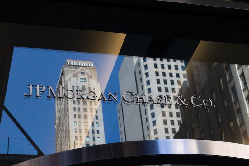 JPMorgan hires two investment bankers to bolster services to energy companies