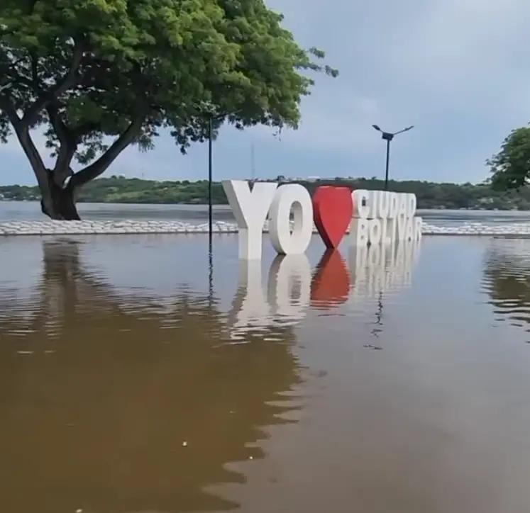Alerta Roja por crecida del río Orinoco en varios estados