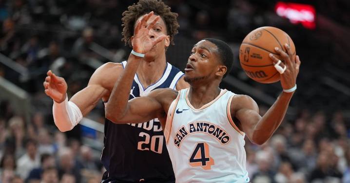 Report: Spurs, De’Aaron Fox agree to 4-year, $229 million max extension