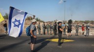 Familiares de los rehenes retenidos por Hamás acamparán en la frontera con Gaza para presionar a Israel a un alto el fuego