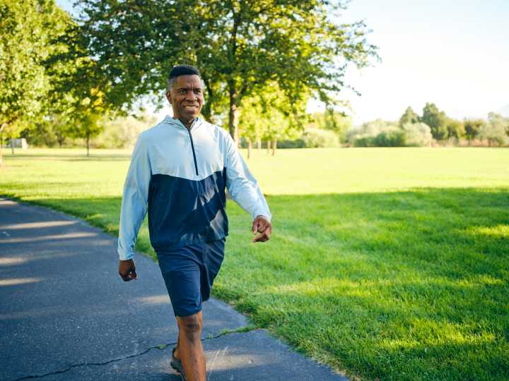 A trainer says this is the walking workout you should do if you only have 15 minutes to spare