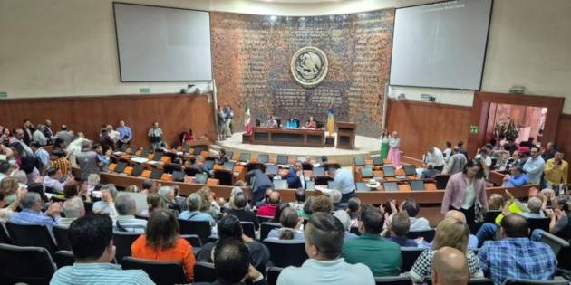 Congreso de Jalisco exhorta a investigar red de 'quitamultas'