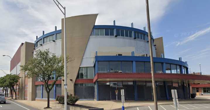 South Philly movie theater with IMAX screen will reopen at Riverview Plaza in 2026