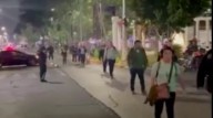 Mantienen un bloqueo familiares de un menor que murió dentro de una secundaria en Nezahualcóyotl