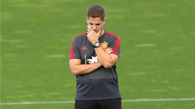 Exseleccionador de España fue hospitalizado por una crisis hipertensiva en medio de un partido en Rusia
