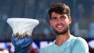Carlos Alcaraz alcanza la victoria en Cincinnati tras el abandono de Sinner