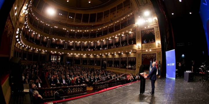 Lorenzetti: “Las instituciones siguen hablando un lenguaje del pasado, dirigido a una realidad que no existe y a un público que no las escucha”