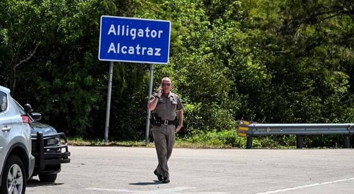 Una jueza ordenó desmantelar el polémico centro en los Everglades