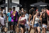 Barcelona activa un plan para proteger a la población vulnerable ante el peligro alto de calor