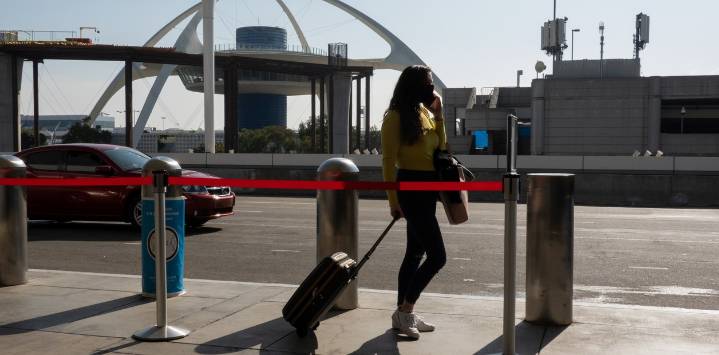 Aeropuertos de EEUU: cómo proteger tu teléfono y datos privados durante los controles fronterizos del CBP
