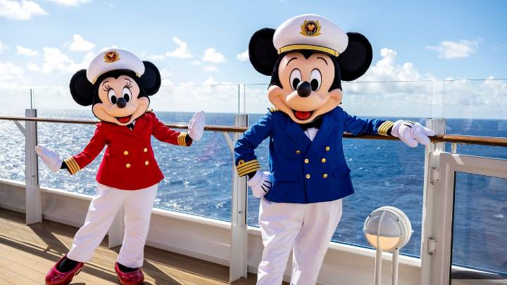 Esto no era parte del guion: evacuada en helicóptero una pasajera del crucero Disney Fantasy frente a las costas gallegas