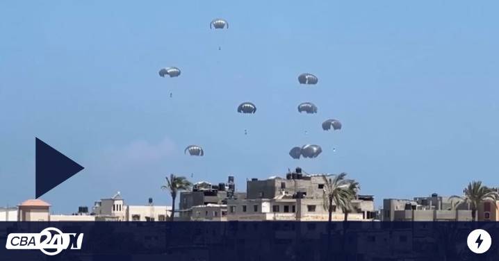 Aviones lanzan ayuda humanitaria a la Franja de Gaza mientras el hambre crece