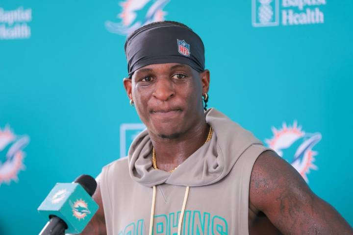 Deadspin | Dolphins dropping veteran CB Mike Hilton