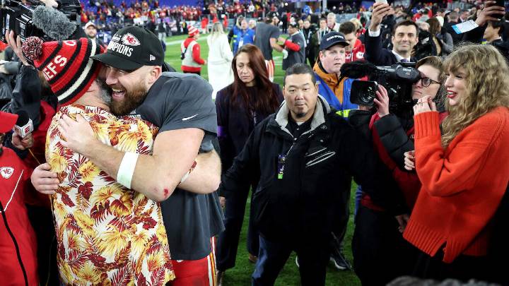 Fans Think Taylor Swift Could Be Next Guest On Kelce Brothers' Podcast