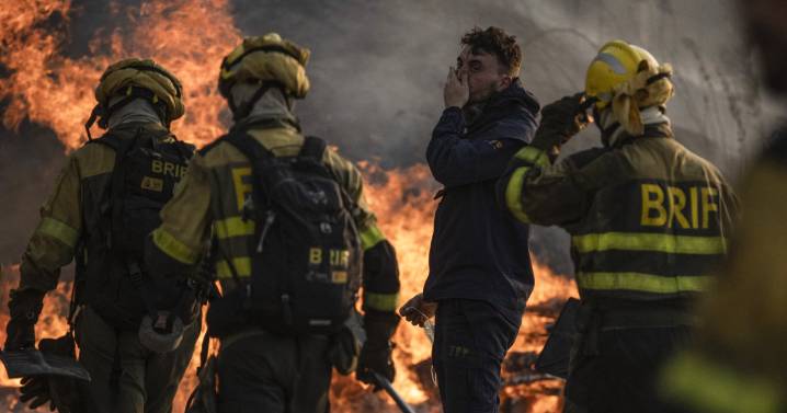 Un bombero muere y otro resulta herido al caer con el camión por un terraplén en León