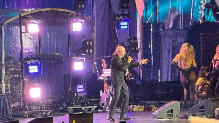 Pitbull calienta motores para Shakira en Torreón