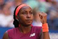 Coco Gauff plays a stress-free match at the US Open to beat Magdalena Frech and reach the 4th round