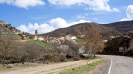 La curiosa tradición de un pueblo de 70 habitantes de Teruel reconocido ‘mundialmente’ por sus carretillas: triunfa el más bruto