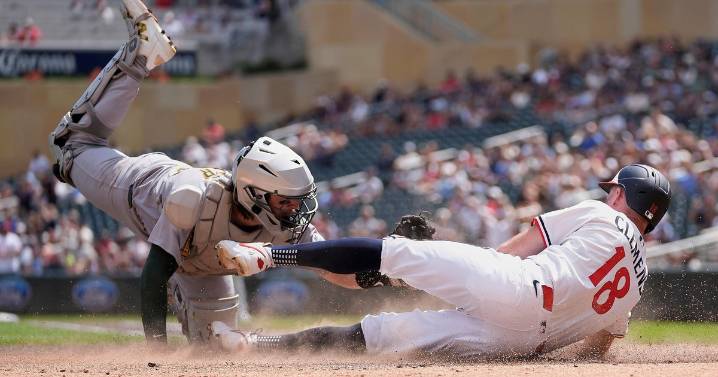 Tyler Soderstrom goes 4 for 4 to stretch hitting streak to 19 games as A's sweep Twins with 8