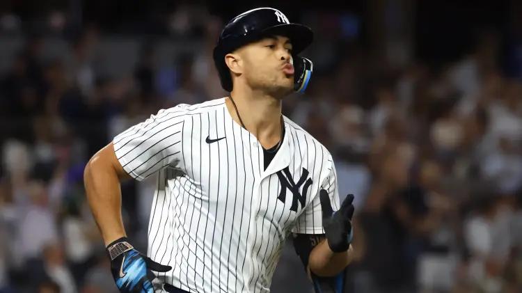 Giancarlo Stanton revive su poderío con jonrón de 451 pies en triunfo de Yankees
