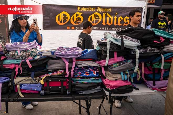 Comunidad “homie” entrega 500 mochilas a niños de Tijuana