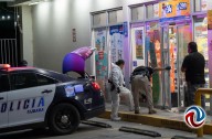 Disparan a empleado de farmacia para robar cervezas; lo hirieron en una pierna
