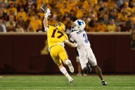 Deadspin | Drake Lindsey, Darius Taylor help Minnesota outlast Buffalo