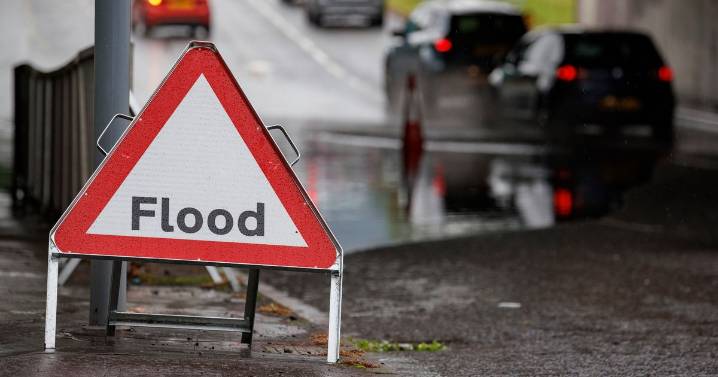 Met Office warns Brits in 30 areas to prep 'emergency' kit with these 3 items