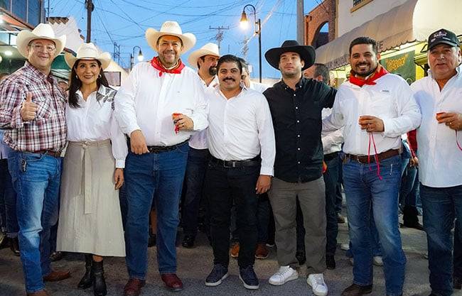 Gran arranque del Ramos Fest 2025 con tradición, sabor y música en la Plaza Principal