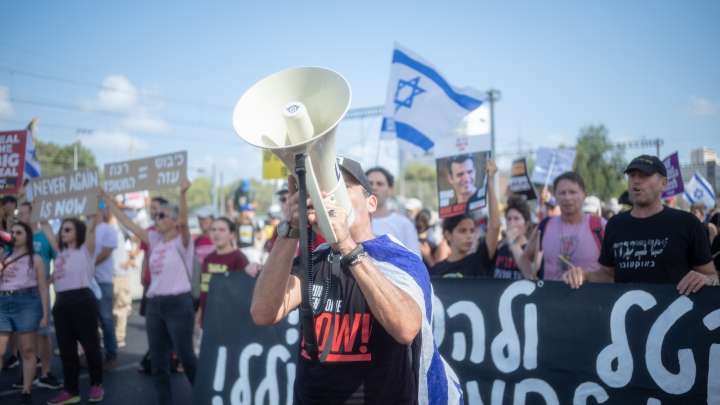 Israel se paraliza en una protesta por la liberación de los rehenes en Gaza