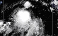 Las tormentas Juliette y Fernand avanzan sobre aguas abiertas en dos océanos