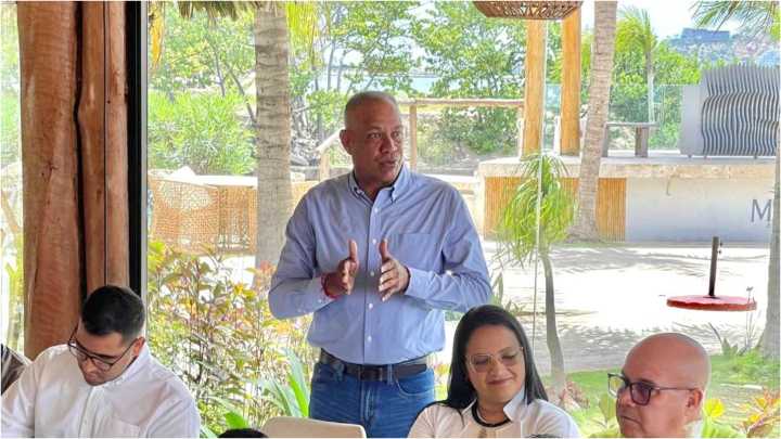 En Puerto La Cruz se realiza encuentro con empresarios y prestadores de servicios del eje costero