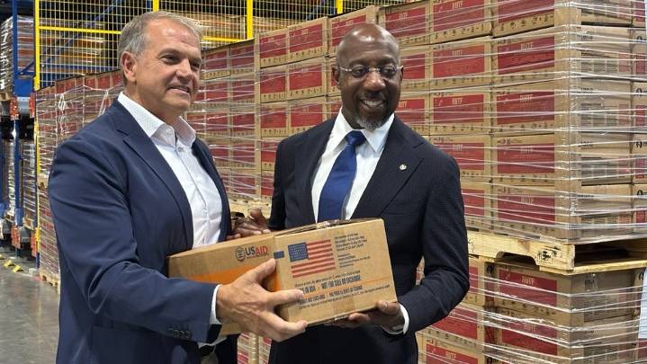 Ga. Sen. Warnock visits MANA Nutrition in Pooler after USAID funds restored