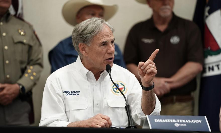 El Gobernador de Texas amenaza con cargos criminales a demócratas por boicot a mapa elecotral
