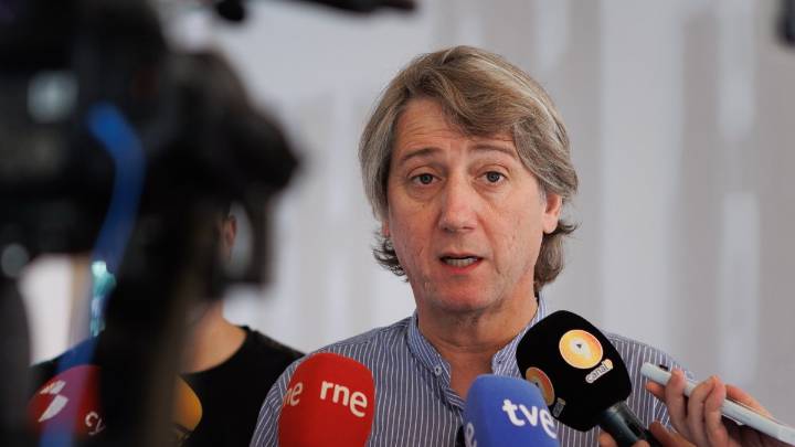 El zasca de una periodista a Carlos Martínez: "Hay profesionales a pie de incendio, cosa que no hacen los políticos"