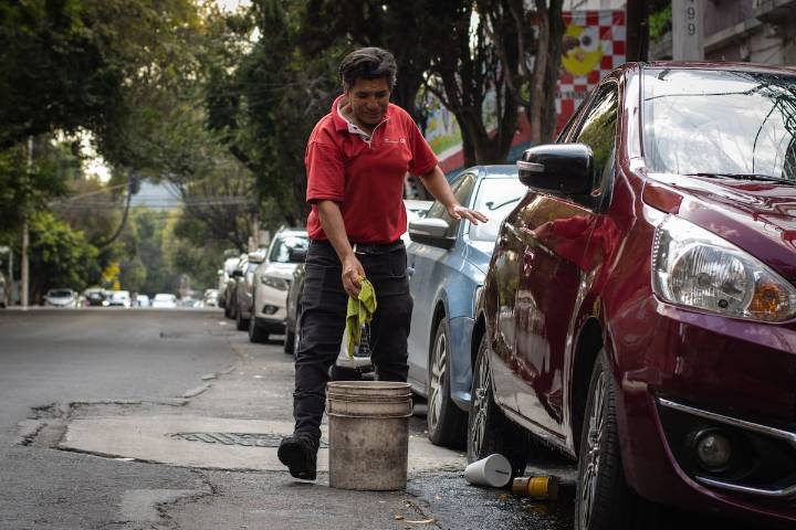 La batalla por las calles de la capital: el Gobierno endurece las medidas contra los franeleros