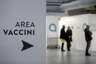 Allarme per la proposta della Lega di abolire l’obbligo vaccinale che il senatore Crisanti considera invece un esempio di civiltà e altruismo