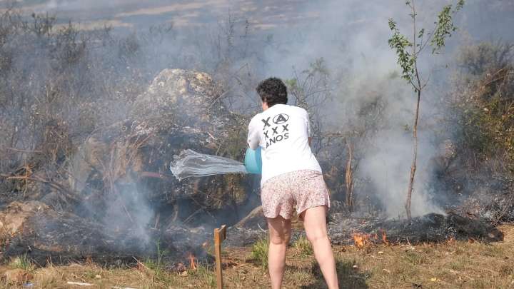 Ola de incendios: Situación crítica en Galicia y Castilla y León, carreteras cortadas y trenes suspendidos