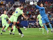Autogol da remontada y triunfo al Barcelona 3