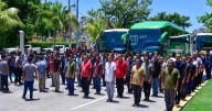 Normalistas de Ayotzinapa marchan por la Costera Miguel Alemán