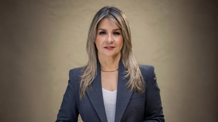Vicky Dávila responsabiliza al Gobierno Petro por la crisis de la salud en Colombia y presenta propuestas para el sector