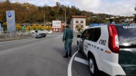 Cámaras de vigilancia, un registro en su coche y meses de investigación: así cayó un violento (y enmascarado) ladrón de farmacias en Mieres