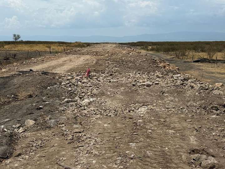 Clausuran relleno irregular en orilla del Lago de Chapala