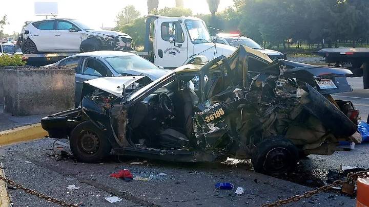 Carambola en Vía Atlixcáyotl deja un muerto y varios heridos