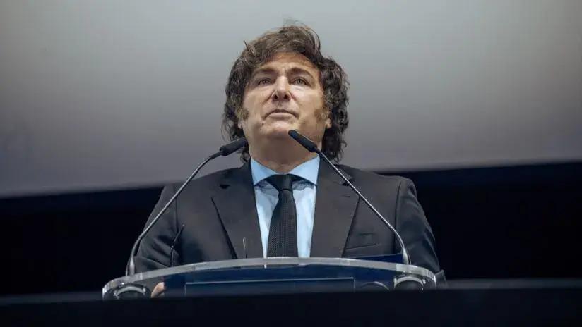 Confianza en Gobierno de Javier Milei cae 13,6 % en un mes hasta su nivel más bajo, según encuesta