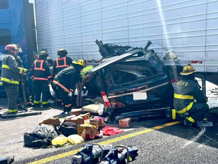 Driver of semi in U-turn attempt on Florida’s Turnpike that killed 3 charged, detained by ICE – Orlando Sentinel